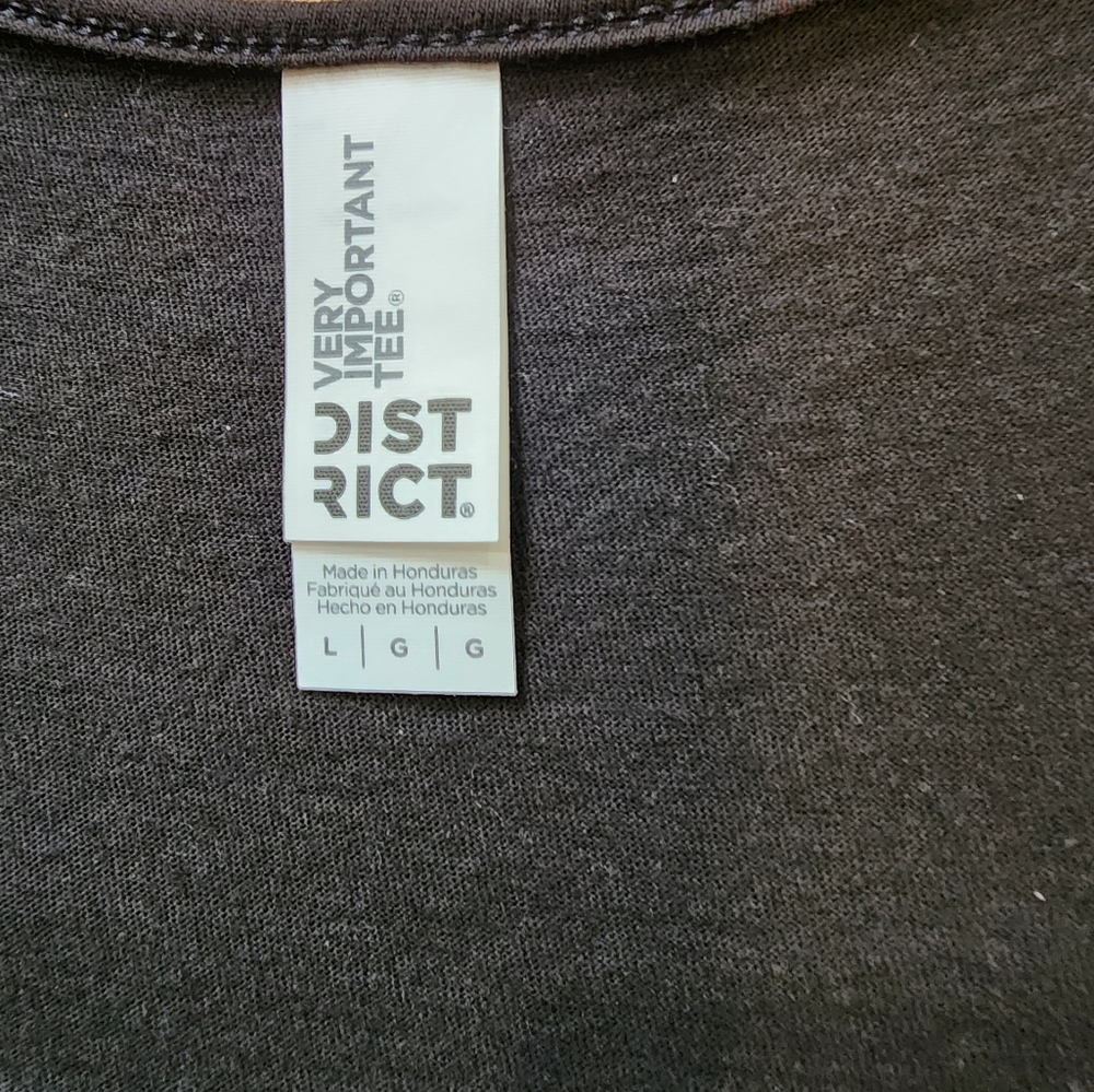 Very important tee by  dist rict - Picture 4 of 4